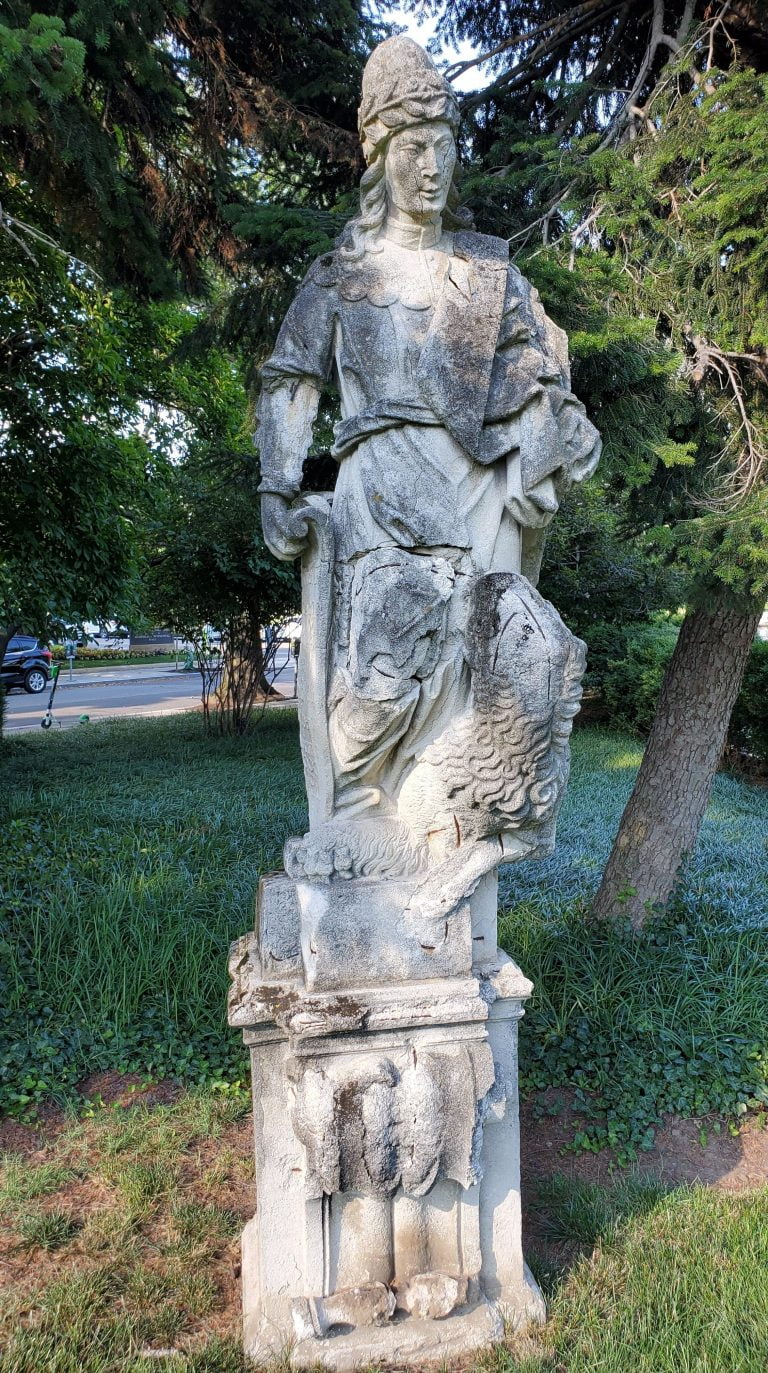 20190630 175712 min 768x1373