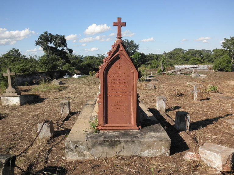 1440px MaryMoffatGravestone 768x576