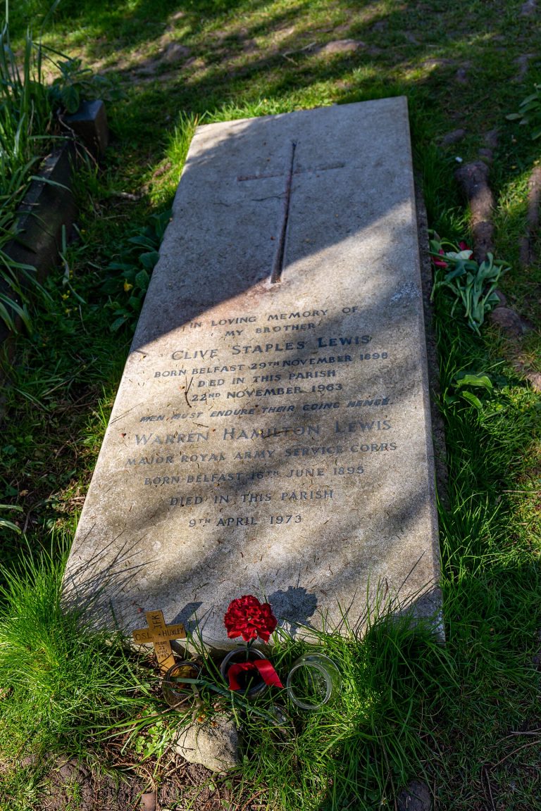 1440px 20210418 C.S. Lewis grave 1 768x1152