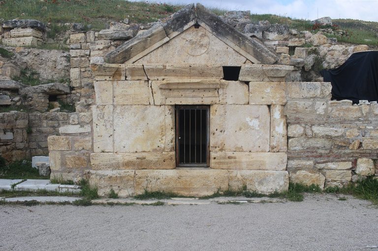 1622px Tomb of Philip the Apostle Hierapolis 768x511