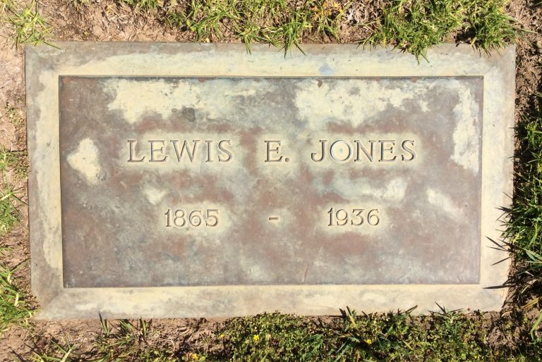 87972565 1493087457 768x514