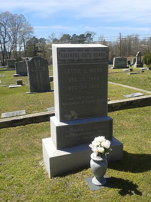 512px Grave of Lottie Moon