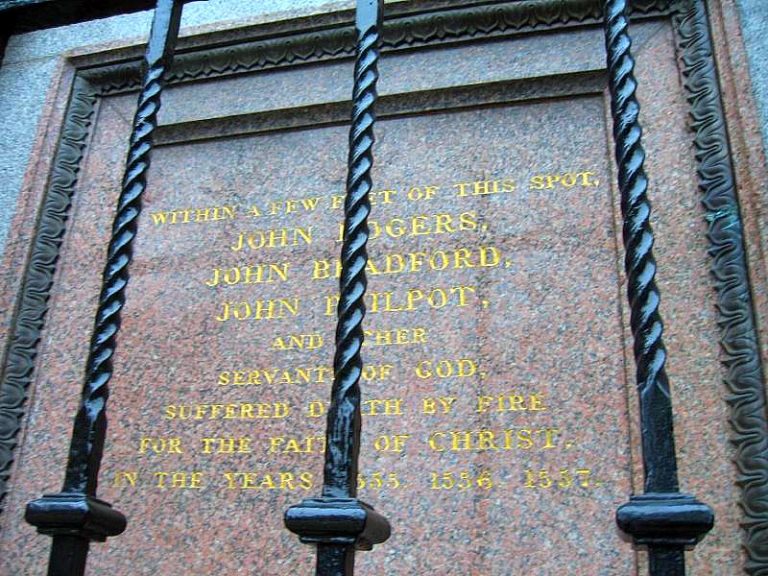 Smithfield Martyrs Memorial 768x576