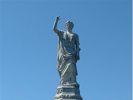 512px Monument to the Forefathers 1