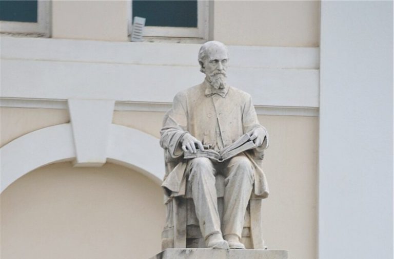 960px Andrew Murray Memorial 1828 1917 Wellington. 01 768x506