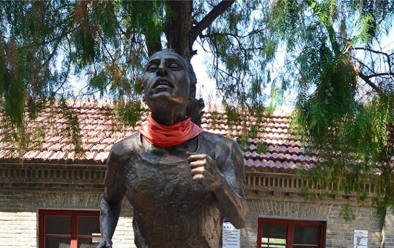 960px Eric Liddell Weixian Internment Camp statue 2 768x484