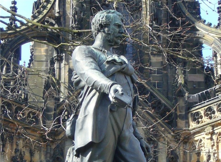 Livingstone Statue 768x566